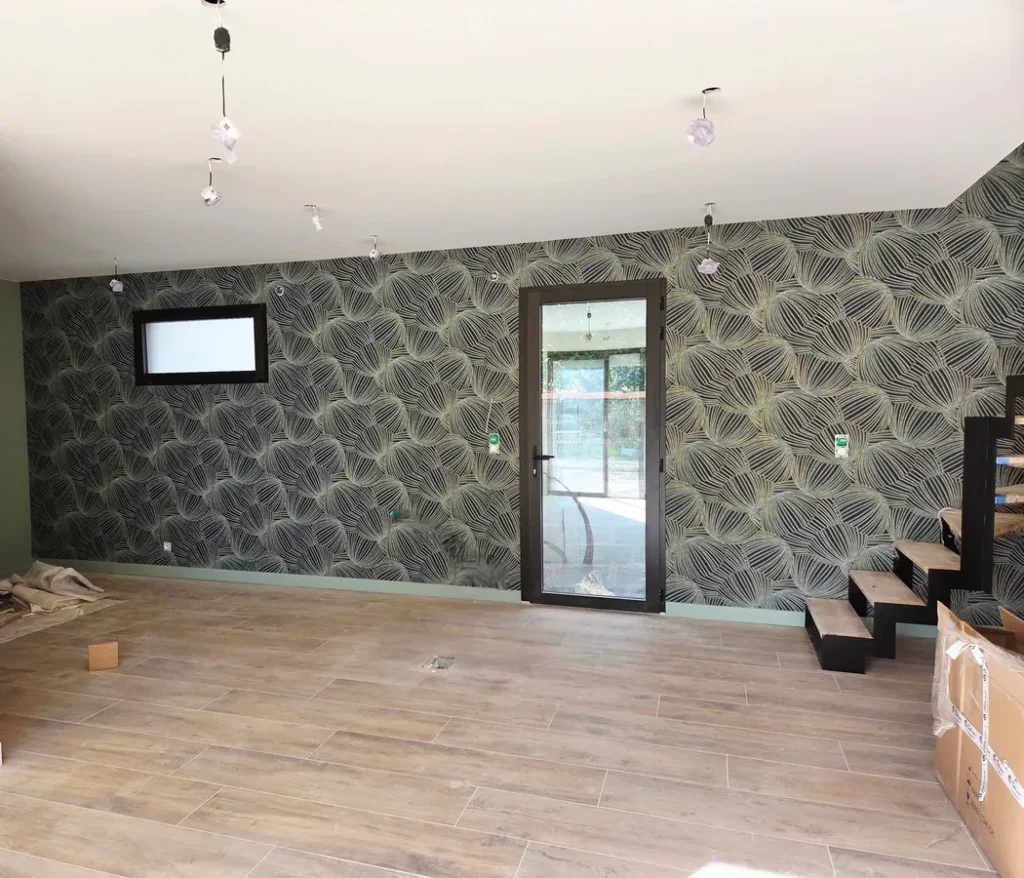 Réalisation de revêtement mural par Esprit Peinture, peintre à la Rochelle